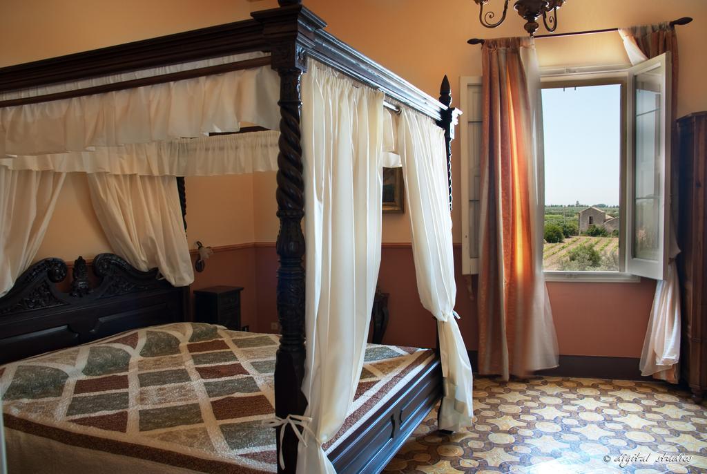 Villa Immacolatella B&B Пачеко Екстер'єр фото